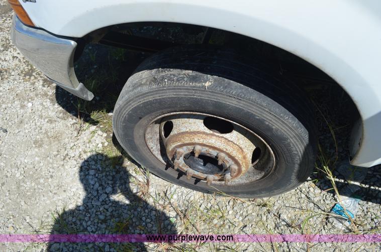 image for item BM9340 1999 Ford F450 service truck