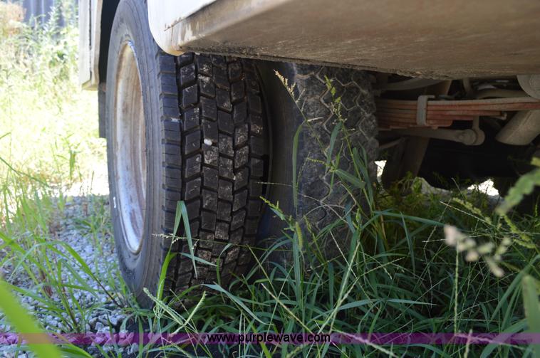 image for item BM9340 1999 Ford F450 service truck