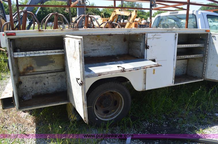 image for item BM9340 1999 Ford F450 service truck