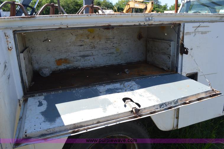 image for item BM9340 1999 Ford F450 service truck