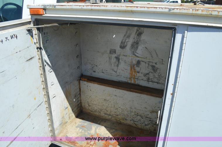 image for item BM9340 1999 Ford F450 service truck