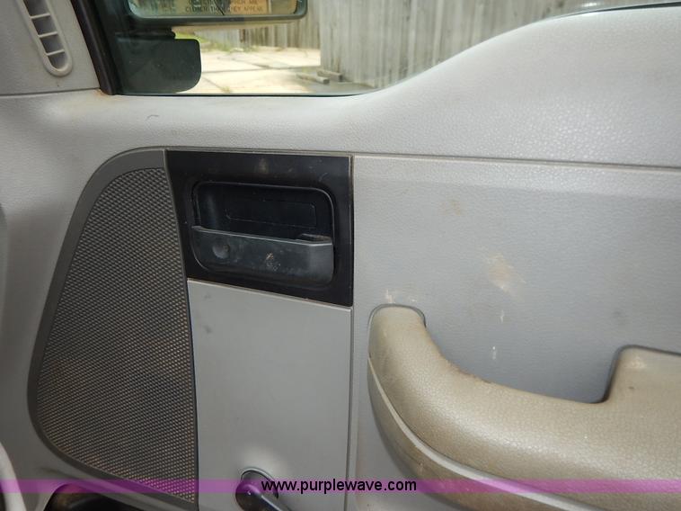 image for item BM9341 2008 Ford F150 XL pickup truck