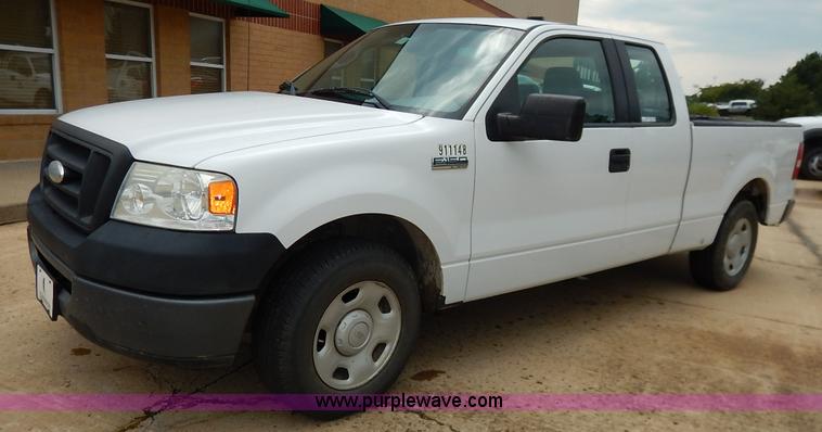 image for item BM9342 2006 Ford F150 XL SuperCab pickup truck