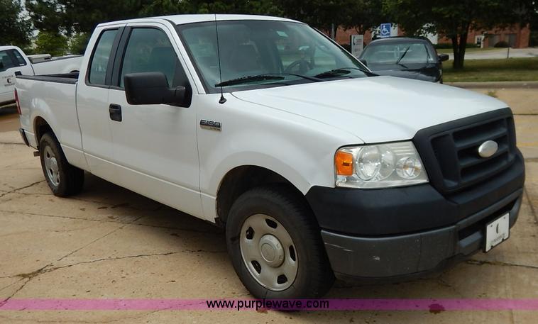 image for item BM9342 2006 Ford F150 XL SuperCab pickup truck