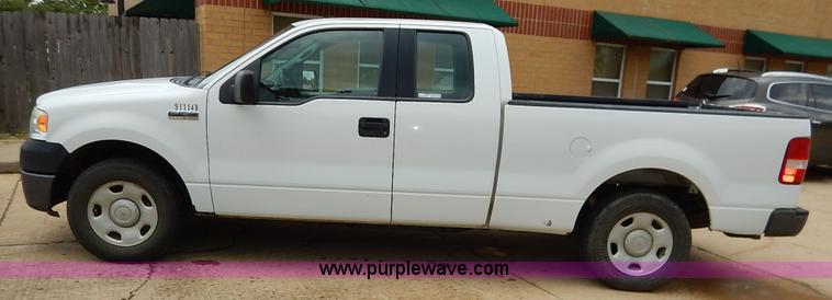 image for item BM9342 2006 Ford F150 XL SuperCab pickup truck