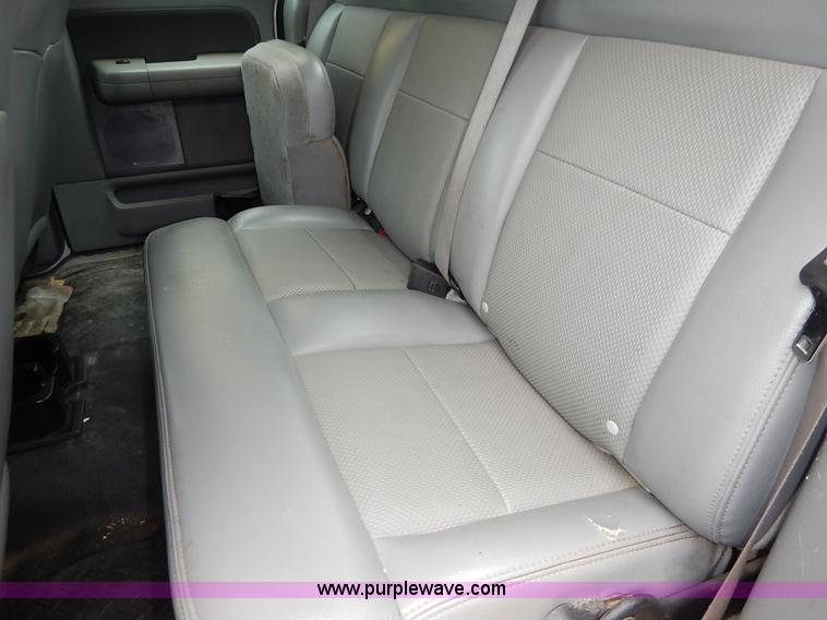 image for item BM9342 2006 Ford F150 XL SuperCab pickup truck