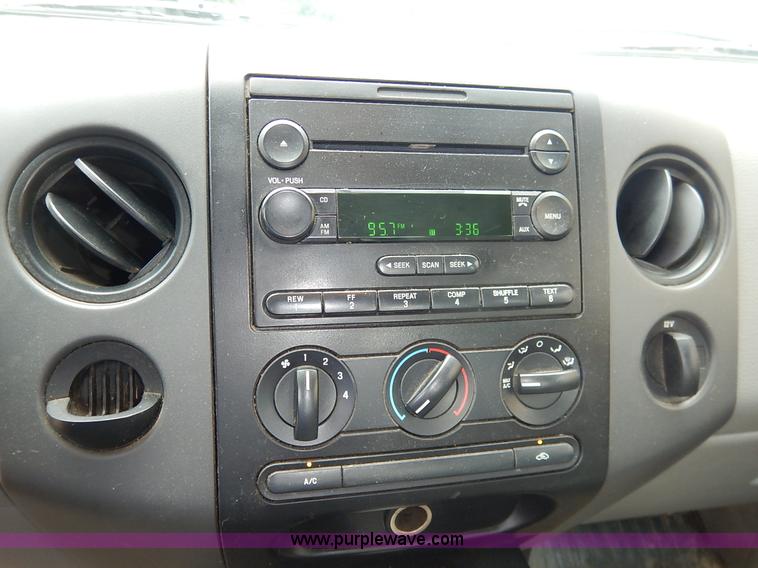 image for item BM9342 2006 Ford F150 XL SuperCab pickup truck