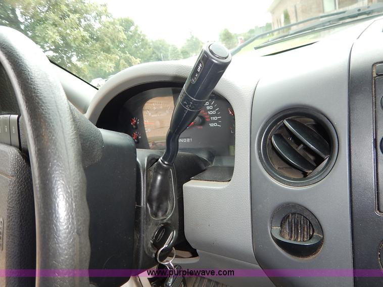 image for item BM9342 2006 Ford F150 XL SuperCab pickup truck