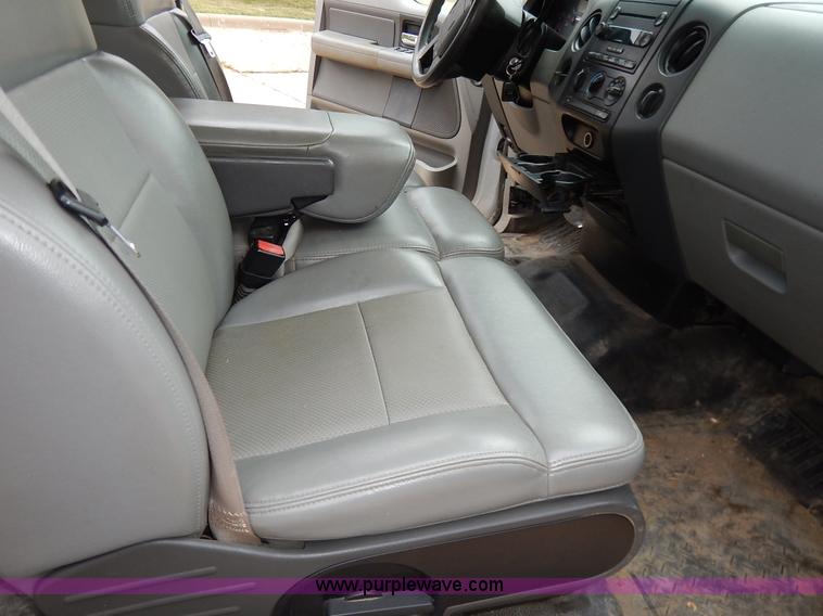 image for item BM9342 2006 Ford F150 XL SuperCab pickup truck