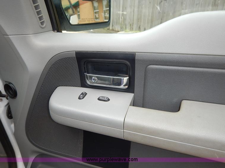 image for item BM9342 2006 Ford F150 XL SuperCab pickup truck