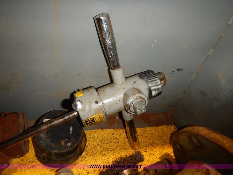 image for item BO9911 TD Williamson tapping equipment