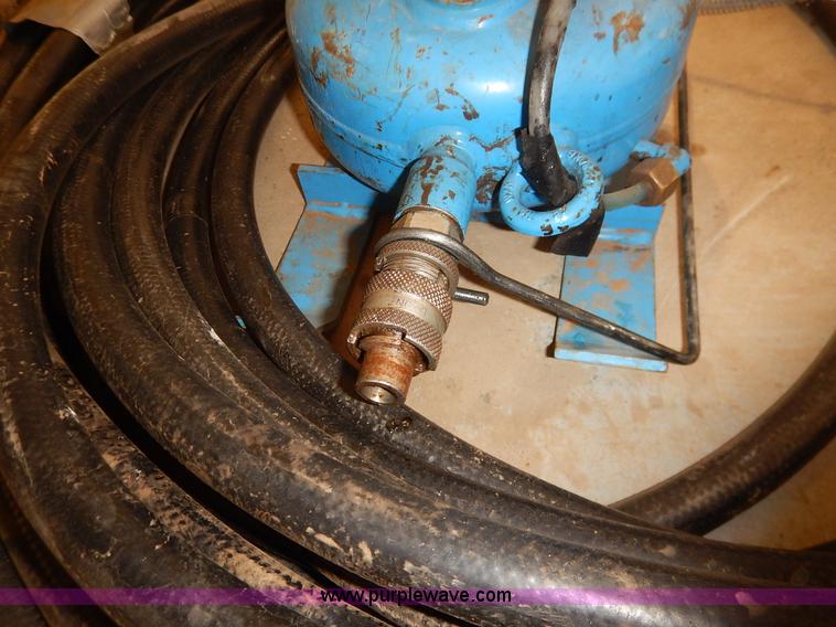 image for item BO9914 Pencil Hog hoses and oiler