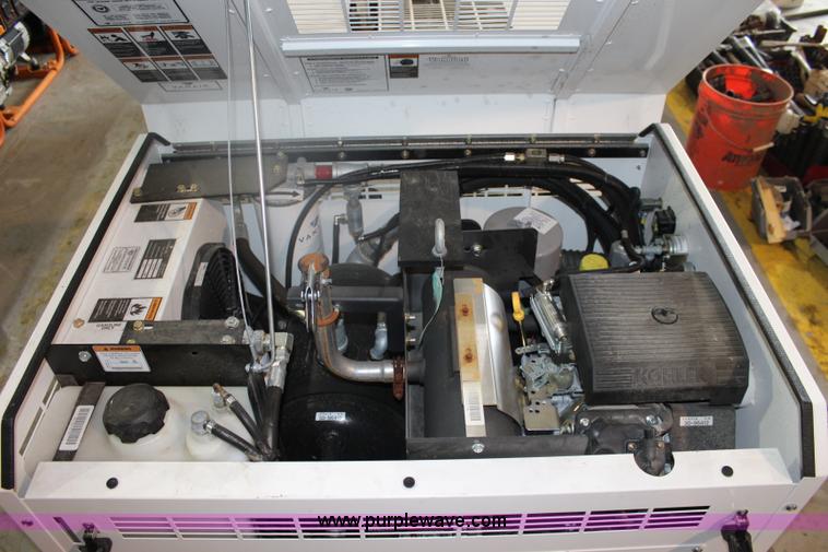 image for item BQ9456 Vanair Viper 70 air compressor