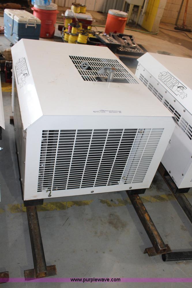 image for item BQ9457 Vanair Viper 70 air compressor