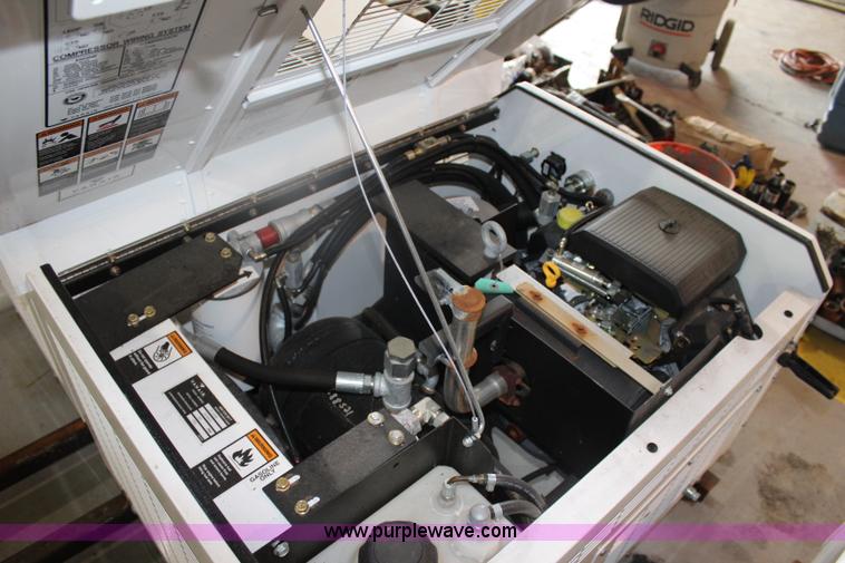 image for item BQ9457 Vanair Viper 70 air compressor