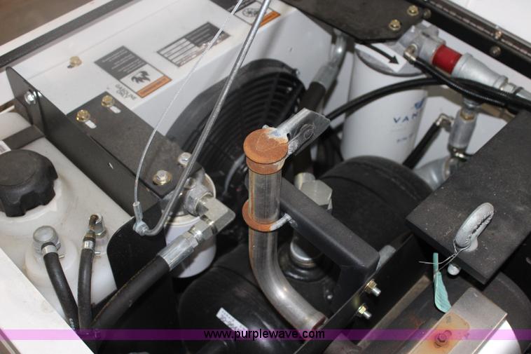 image for item BQ9457 Vanair Viper 70 air compressor