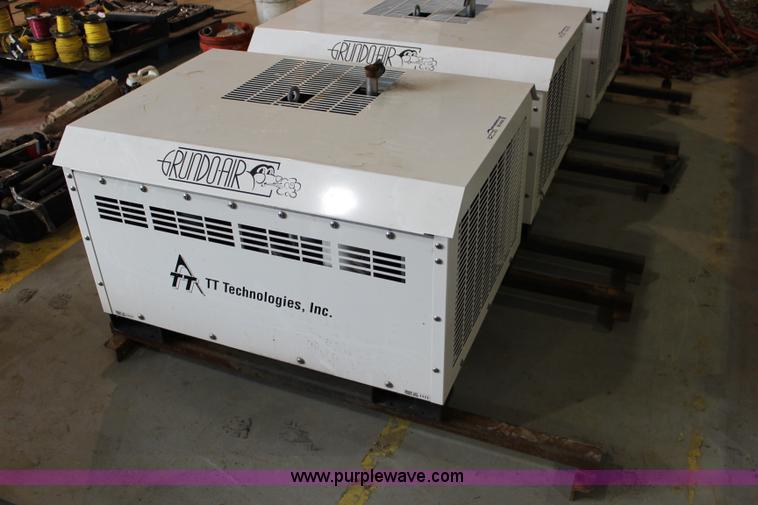 image for item BQ9458 Vanair Viper 70 air compressor