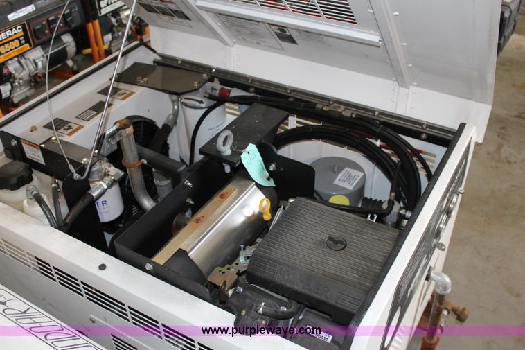 image for item BQ9458 Vanair Viper 70 air compressor