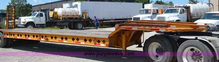 image for item J5761 2001 Fontaine LT-7-35HBTW equipment trailer