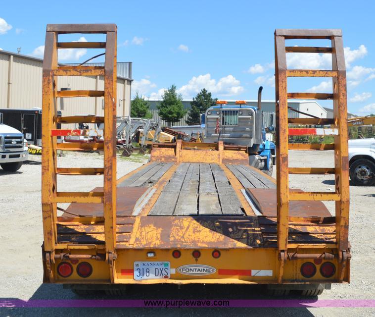 image for item J5761 2001 Fontaine LT-7-35HBTW equipment trailer