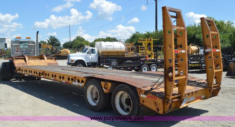 image for item J5761 2001 Fontaine LT-7-35HBTW equipment trailer