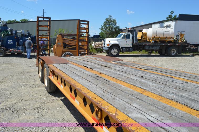 image for item J5761 2001 Fontaine LT-7-35HBTW equipment trailer