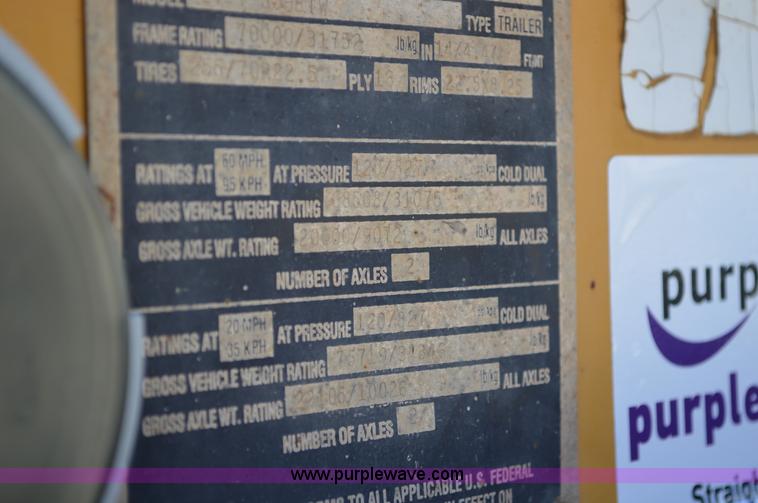 image for item J5761 2001 Fontaine LT-7-35HBTW equipment trailer