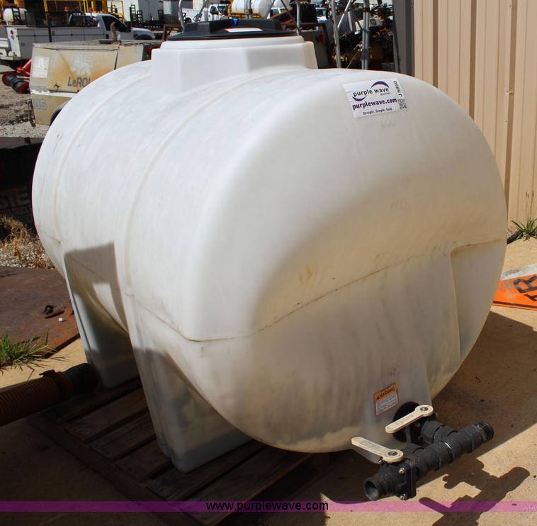 500 gallon poly tank in Olathe, KS Item J5850 sold Purple Wave