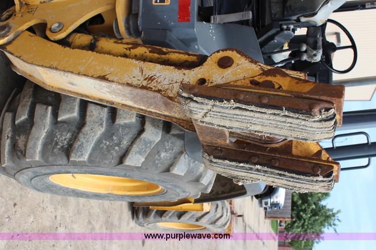 image for item J5851 2006 John Deere 310SG backhoe