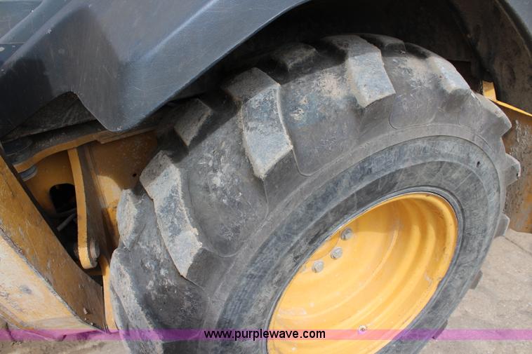 image for item J5851 2006 John Deere 310SG backhoe