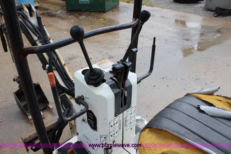 image for item J5915 2003 Bobcat 316 compact excavator