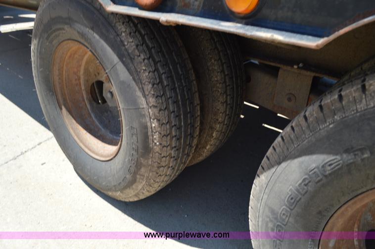 image for item J5920 1997 Holden TD020 equipment trailer