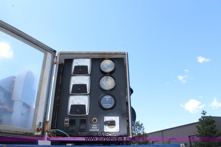 image for item J5931 2000 Triflow MFS1200 mud recovery system