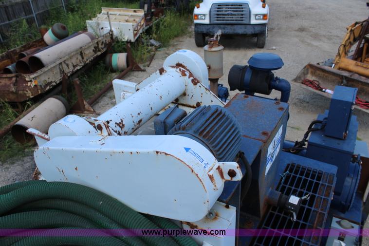 image for item J5931 2000 Triflow MFS1200 mud recovery system