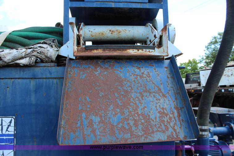 image for item J5931 2000 Triflow MFS1200 mud recovery system