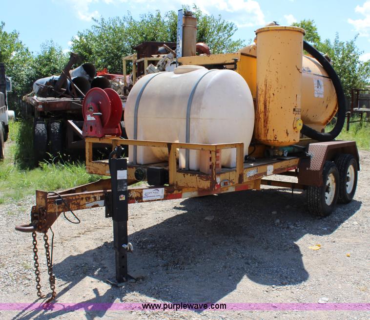 image for item J5932 1998 Vactron vacuum trailer