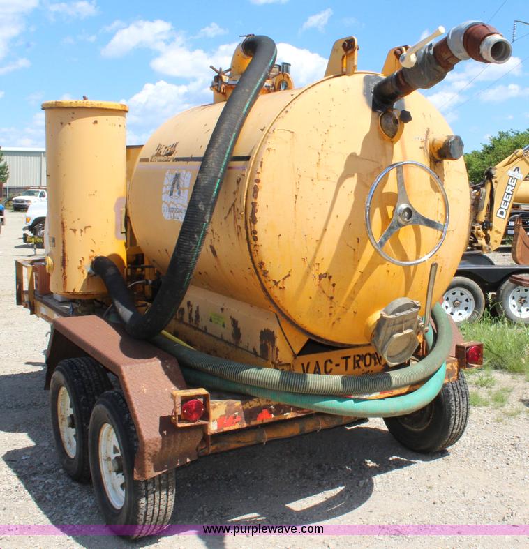 image for item J5932 1998 Vactron vacuum trailer