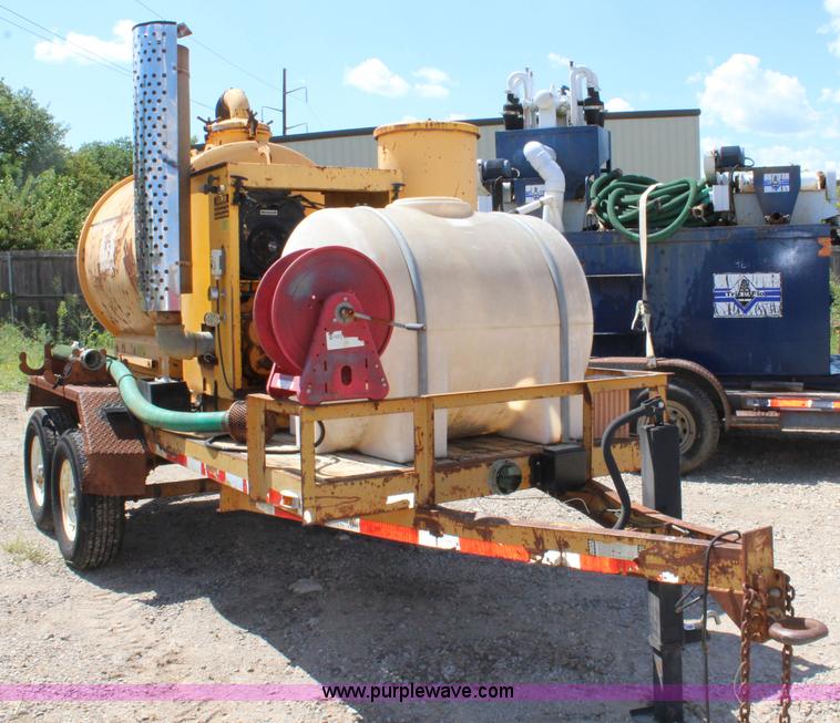 image for item J5932 1998 Vactron vacuum trailer