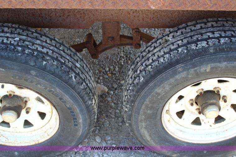 image for item J5932 1998 Vactron vacuum trailer