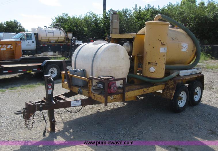 image for item J5933 1998 Vactron PDM500 vacuum trailer