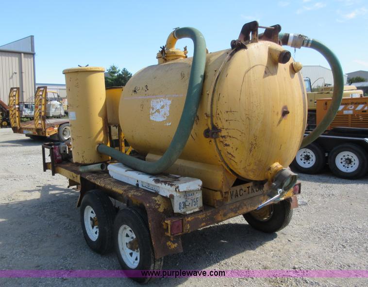 image for item J5933 1998 Vactron PDM500 vacuum trailer