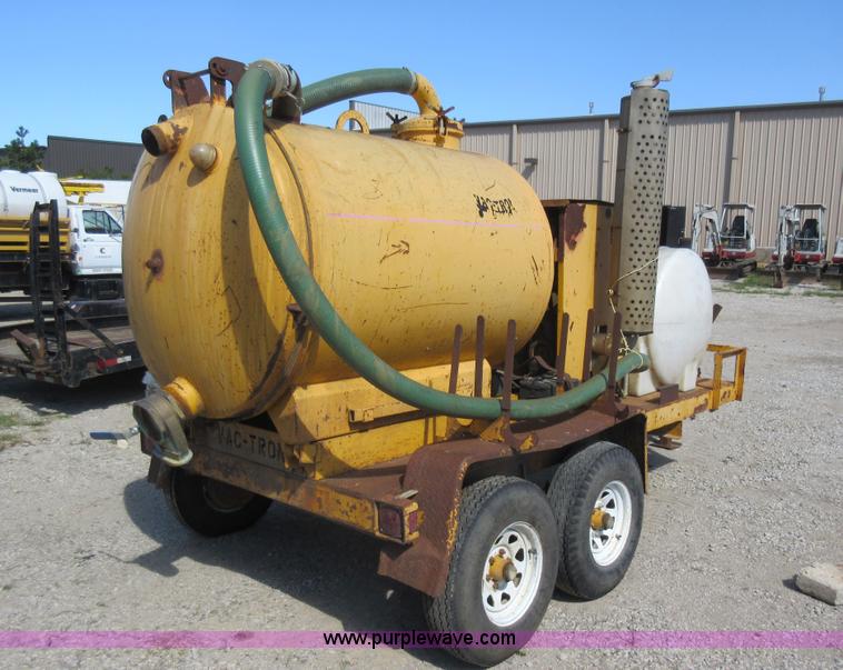 image for item J5933 1998 Vactron PDM500 vacuum trailer