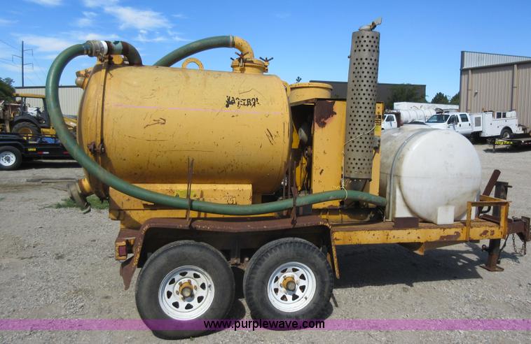 image for item J5933 1998 Vactron PDM500 vacuum trailer