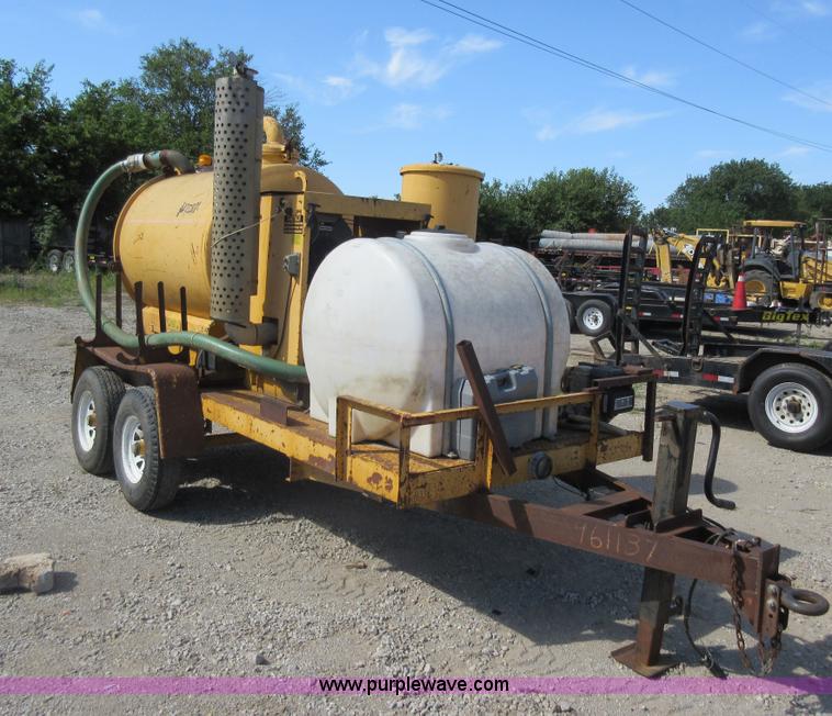 image for item J5933 1998 Vactron PDM500 vacuum trailer