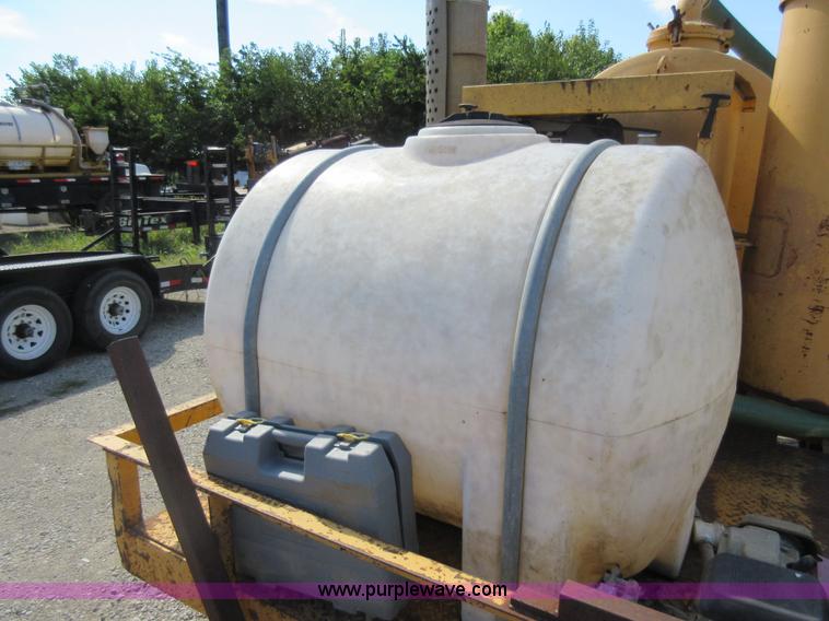 image for item J5933 1998 Vactron PDM500 vacuum trailer