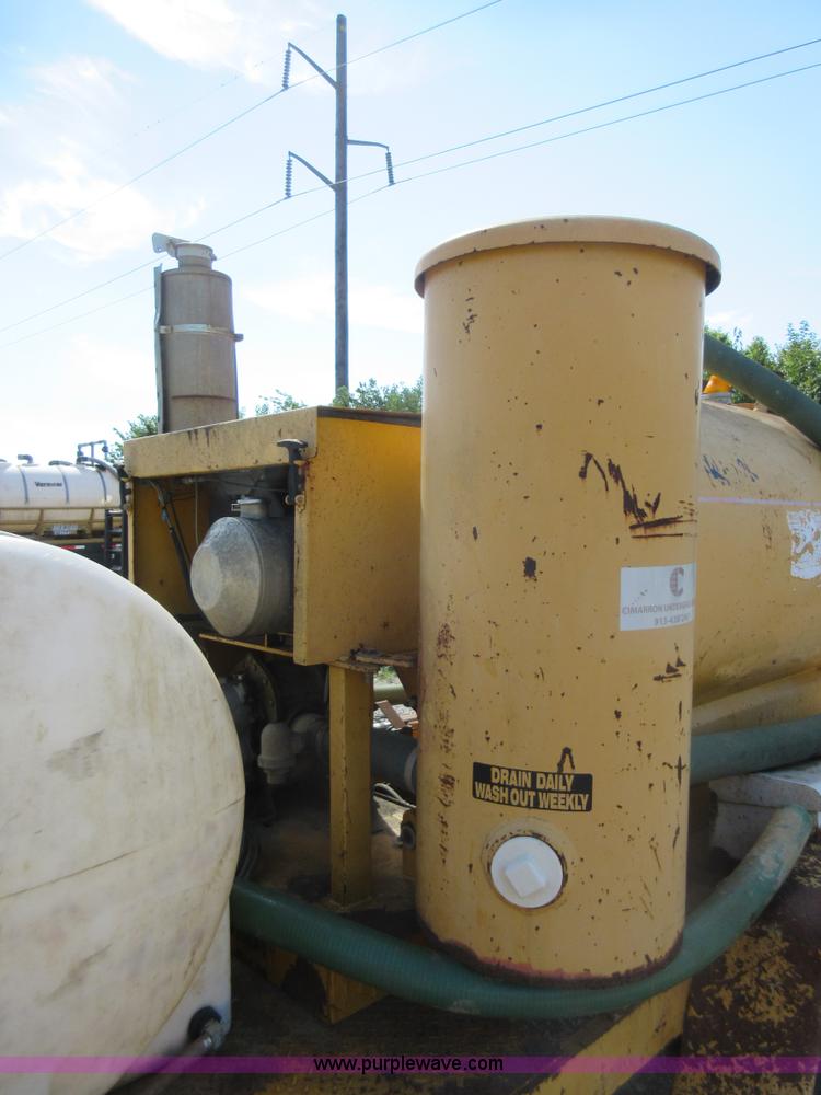 image for item J5933 1998 Vactron PDM500 vacuum trailer