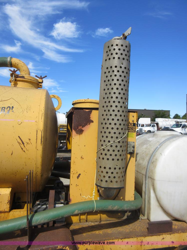 image for item J5933 1998 Vactron PDM500 vacuum trailer