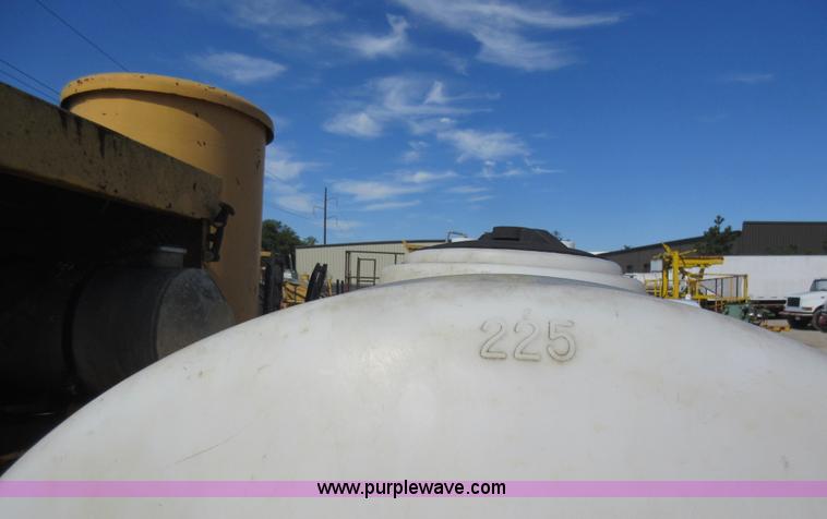 image for item J5933 1998 Vactron PDM500 vacuum trailer