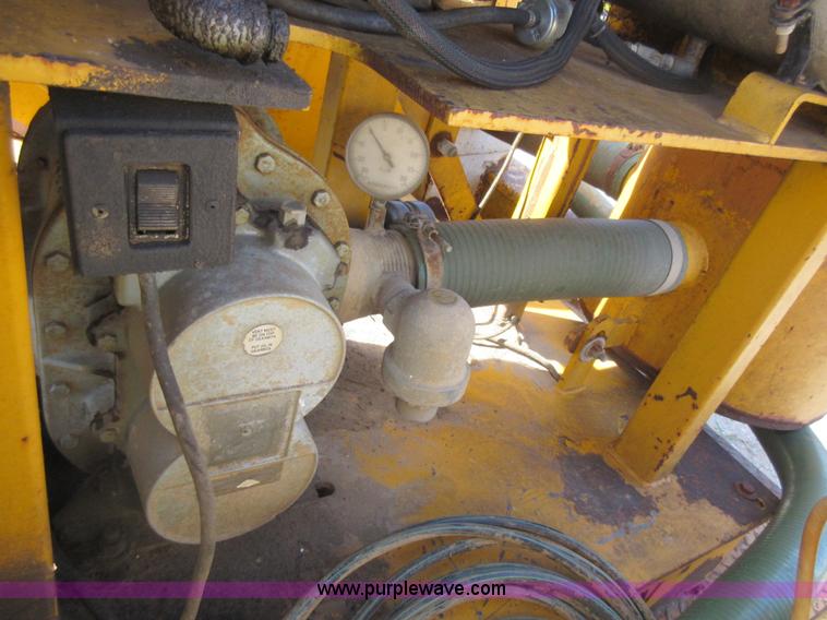 image for item J5933 1998 Vactron PDM500 vacuum trailer