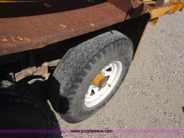 image for item J5933 1998 Vactron PDM500 vacuum trailer